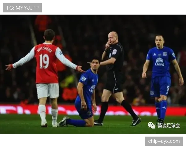 埃斯比赛精彩回顾：关键进球点燃赛场，战术博弈展现状态回暖