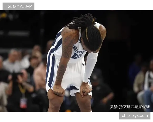 杰克逊比上季更靠挡拆为莫兰特拉开三分空间